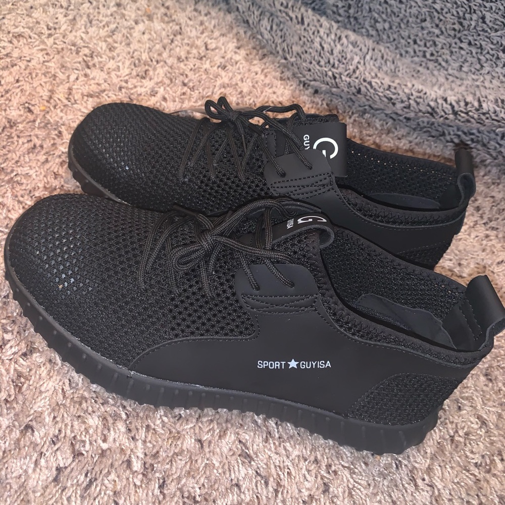 BRAND NEW W TAGS Men's Black Guyisa Sneakers - Picture 3 of 7
